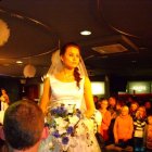 Suknia ślubna z trenem podczas targów ślubnych w Hotelu Rado.