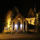 Nocny widok kościoła w Połomi