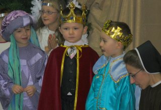 DZIEŃ BABCI I DZIADKA W PRZEDSZKOLU U SIÓSTR ZAKONNYCH W STRZYŻOWIE