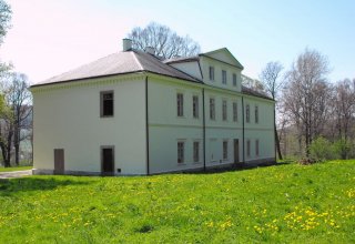 Dwór Mycielskich w Wiśniowej