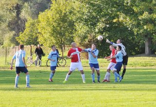 Galeria zdjęć z meczu Wisłoka Strzyżów - Fot. Tomasz Ciombor