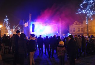 Zdjęcia z Sylwestra na rynku w Strzyżowie