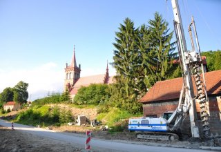 Zabezpieczanie osuwiska w Niewodnej
