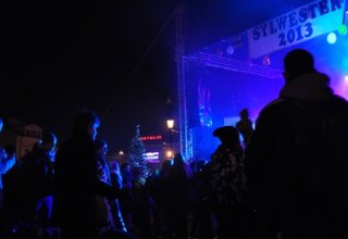 Zdjęcia z Sylwestra na rynku w Strzyżowie