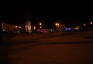 Rynek w Strzyżowie nocą zdjęcia