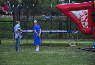 Rynek w Strzyżowie nocą zdjęcia
