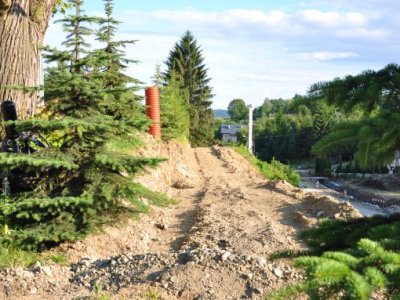 Zabezpieczanie osuwiska w Niewodnej