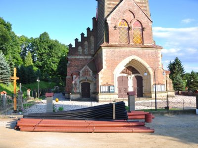 Zabezpieczanie osuwiska w Niewodnej