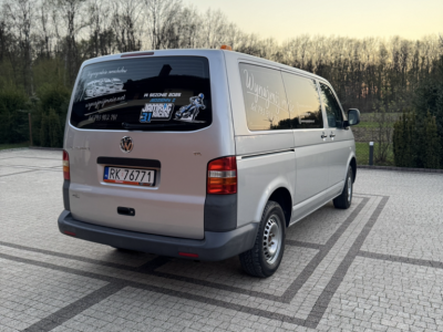 Wynajem Volkswagen Caravelle 2009r. Wersja 9 osobowa