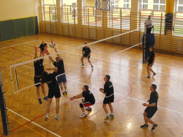 Zdjęcia z XIV Turnieju Piłki Siatkowej o Puchar Starosty Strzyżowskiego