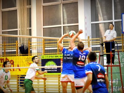 Fotorelacja z meczu piłki siatkowej Wisłka Strzyżów z drużyną z Sanoka. Fot. Tomasz Ciombor
